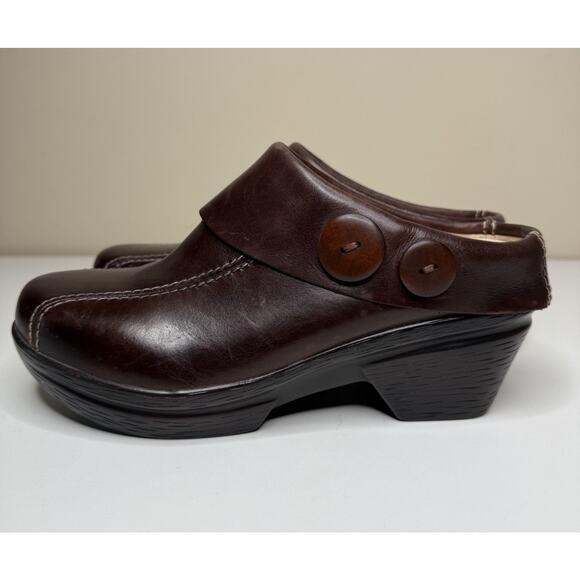 Sanita Nikolette Mule Womens EU 40 US 9.5-10 Brown Leather Slip On Button Clog - Picture 1 of 9